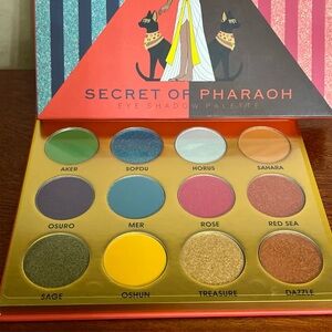Ebin secret of Pharoah eyeshadow palette